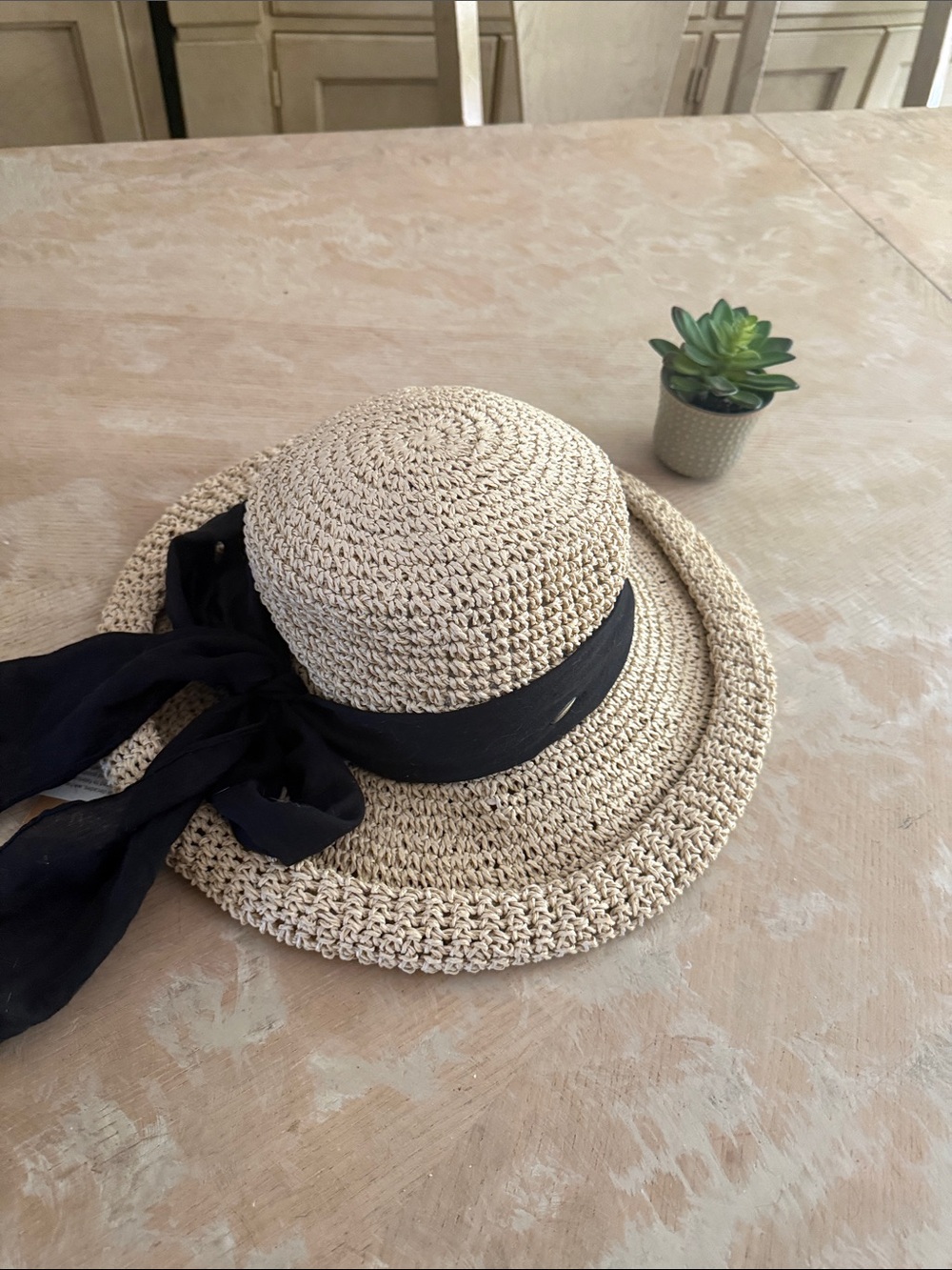Scala 🔥 Straw Sun Hat with with black chiffon bow - Picture 2 of 5